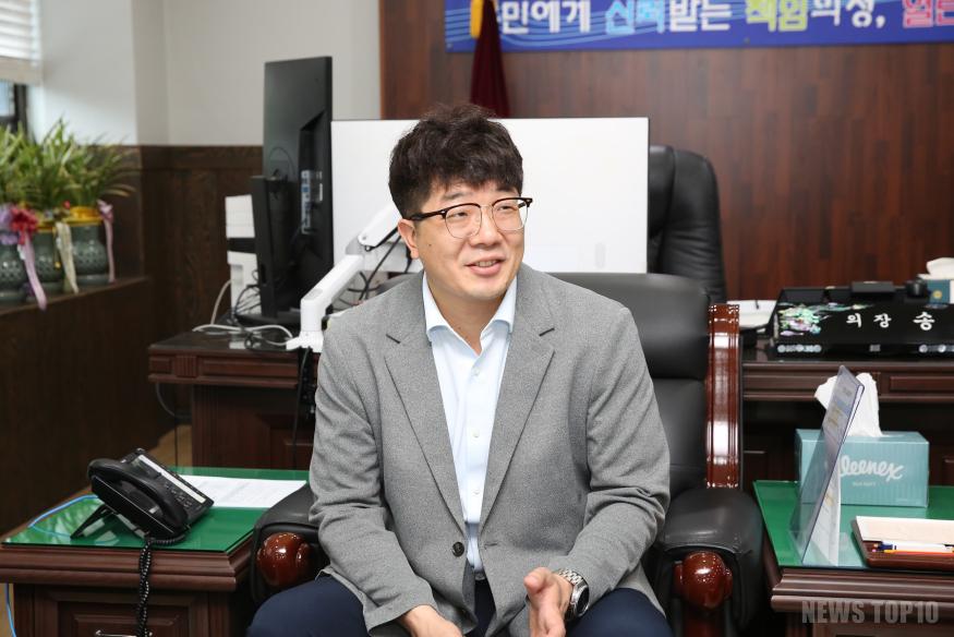 2024-07-23 보도자료 사진(서구의회 의장 취임 인터뷰) (2).JPG