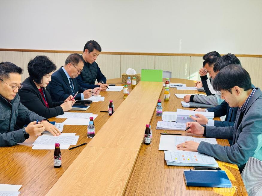 (사진)이용창_위원장_루원중_방문_사진_(1).jpg