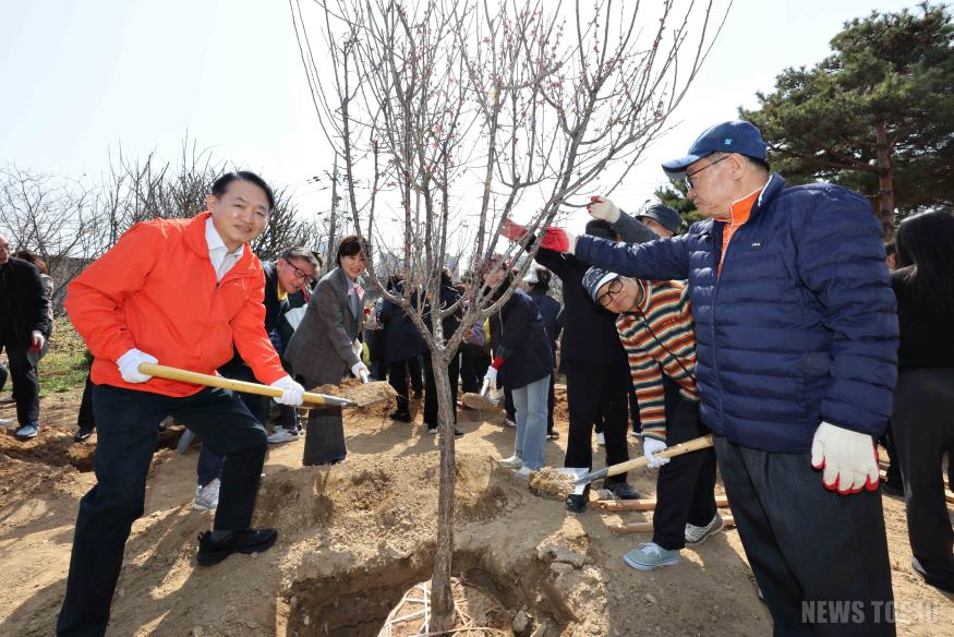 (1)인천 동구_제80회 식목일 기념 나무 심기 행사 개최2.jpg