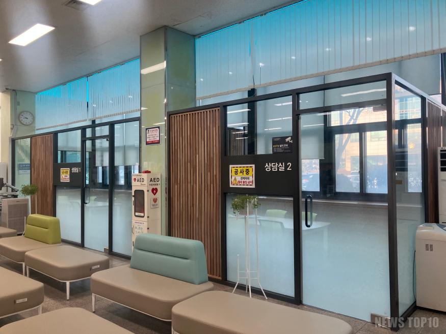 (1-1) ‘민원 만족, 직원 안전’남동구, 민원접견실 운영(민원접견실 외부).jpeg